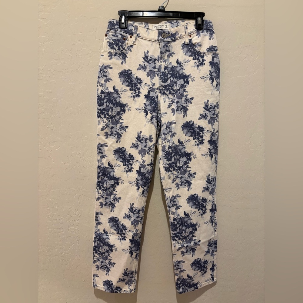 Abercrombie & Fitch 90’s Straight Ultra High Rise Jeans Size 29